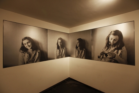 Anne Frank Ausstellung (c) Anne Frank House.jpg Anne Frank Ausstellung (c) Anne Frank House.jpg