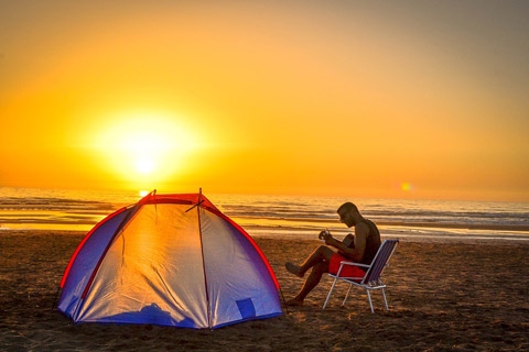 Camping (c) pixabay_Yassine_Noamani